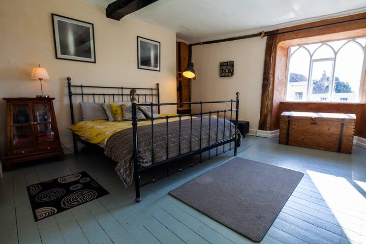Top floor: Spacious Master Super King bedroom. Overlooks Medieval Square