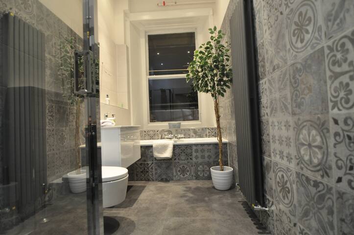 No19 The Loft Licence No: EH-70233-F gallery image 2