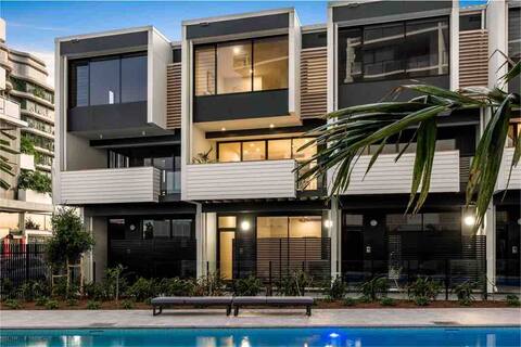 Maroochydore CBD oasis - whole house