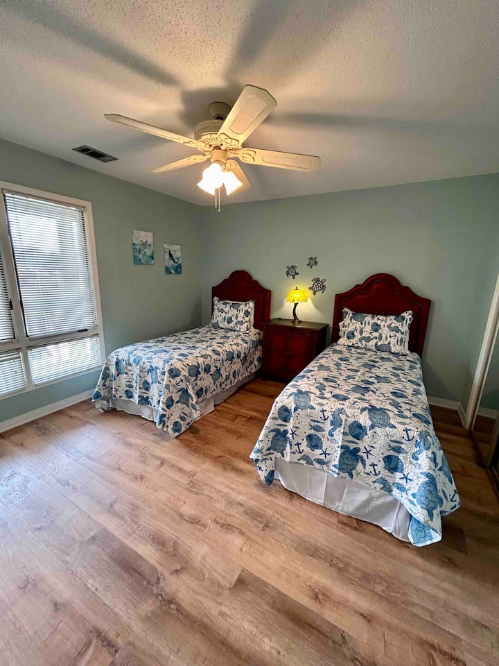 主楼层卧室为双床客房。