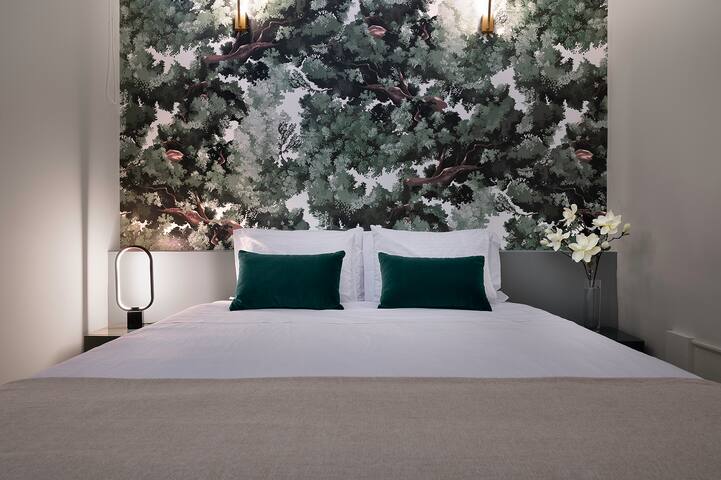 42 2T Historic apartment at Cardosas with balcony gallery image 2