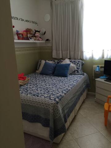 Apartments in Ipanema, close to everything! Beach, shops, restaurants, subway station, everything you need! gallery image 4