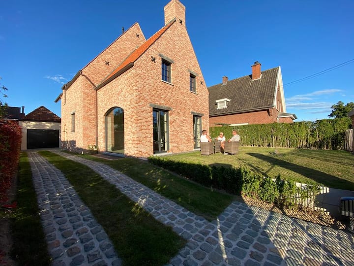 Vacation home The Nuthouse Villas for Rent in Roeselare, Vlaanderen