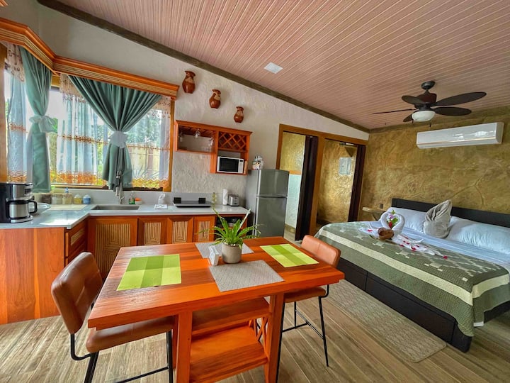 Romantic & Luxury Villa+private Jacuzzi/mini-pool - La Fortuna