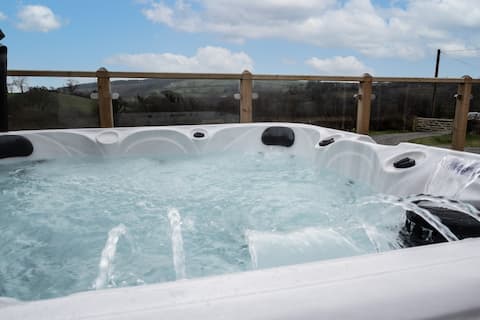 A Luxury Pod with Hot Tub in the Welsh countryside