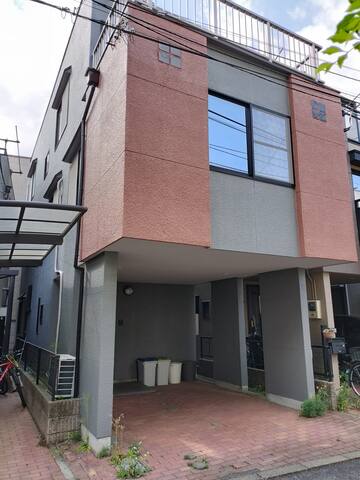 Spacious 4-Bedroom Tokyo Retreat Near Station gallery image 2