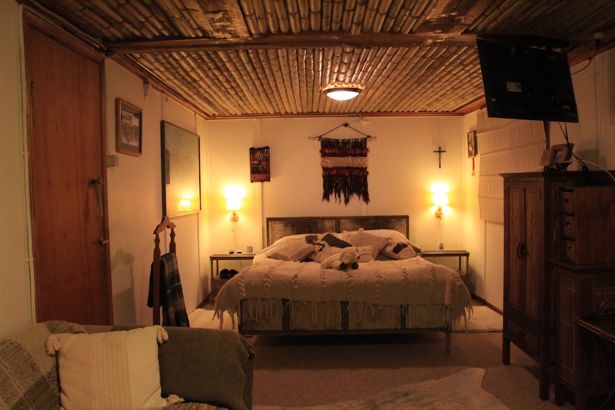 Quarto com cama de casal