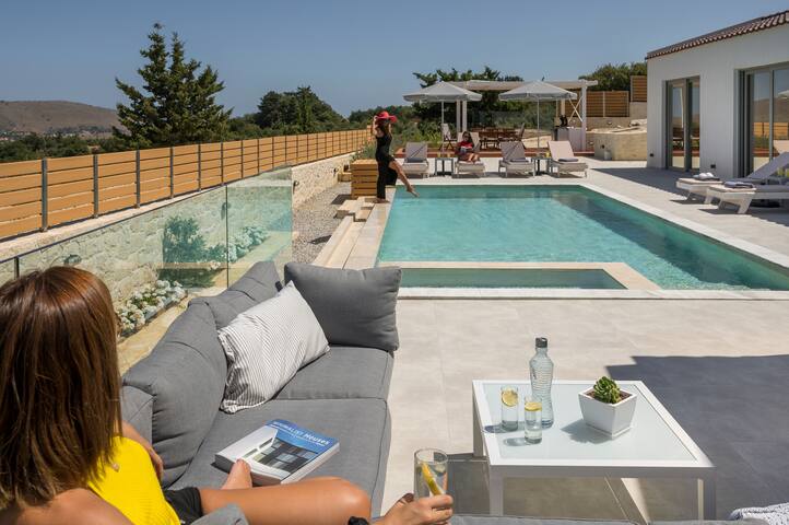 White Dream Villa, Heated Private Pool gallery image 4