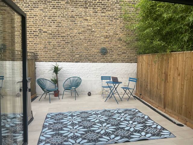 London Victorian Whole House-GREENWICH/ O2 gallery image 5