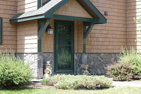Top performing Airbnb: Family Friendly Townhome, Close to Everything in Lake Placid
