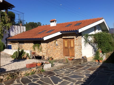 Idyllic little house near Coimbra “casinha”