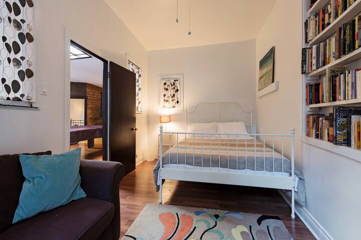 Quality, clean, central, fastest wifi available gallery image 5