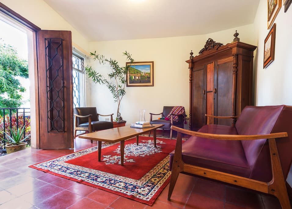 Spacious living room