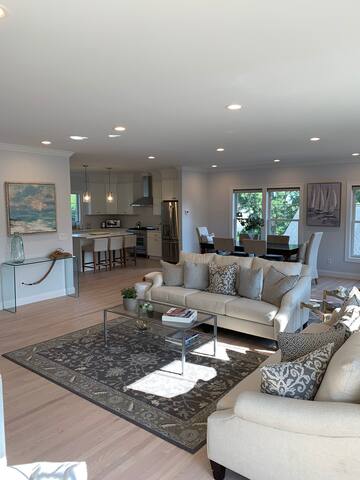 Maywood Bonnet Shores Narragansett gallery image 3