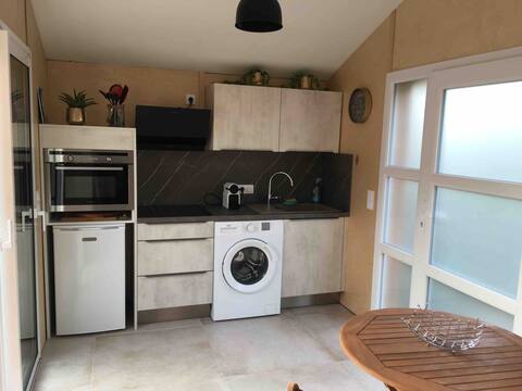 Top Airbnb: Le Patio du Bourg - Nice studio between Lake and Ocean à Biscarrosse