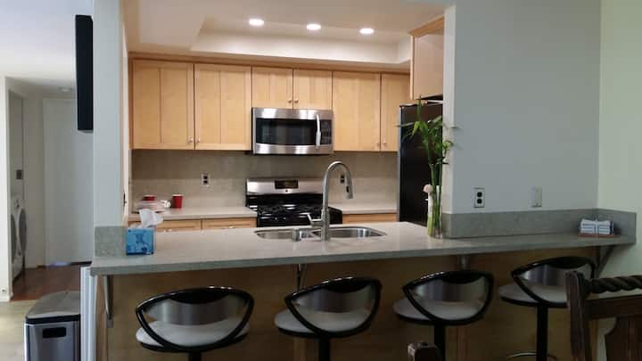 Beautiful Remodel Oasis. - Huntington Beach, CA
