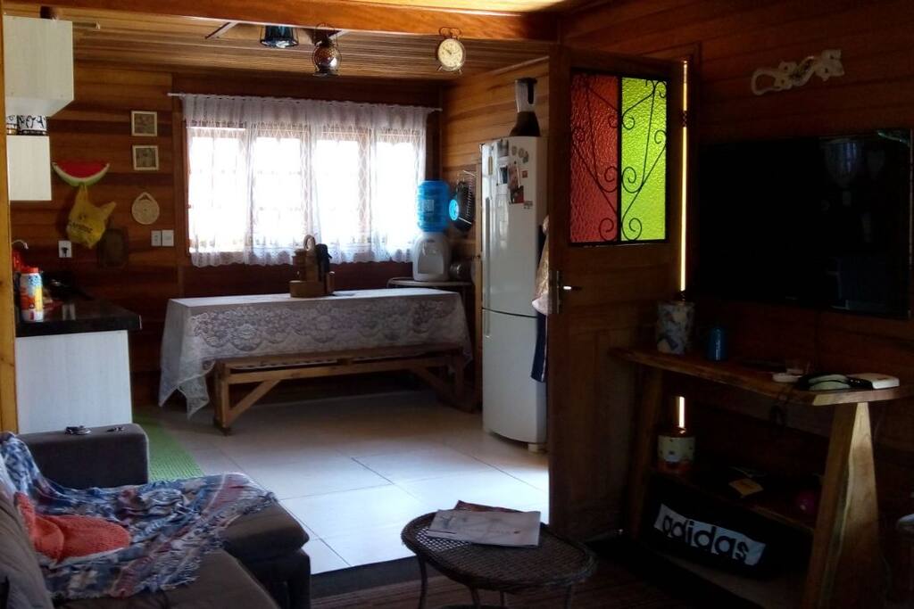 vista da cozinha estando na sala