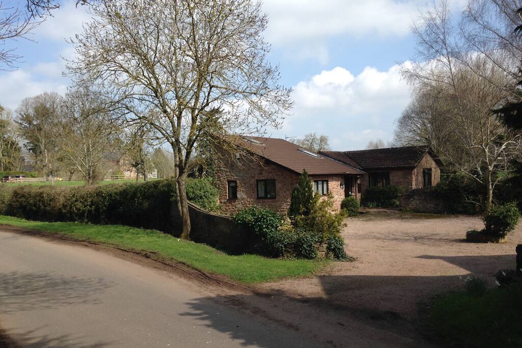 Access from country lane