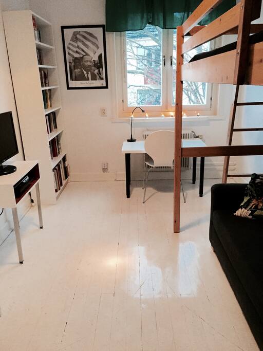 2nd bedroom