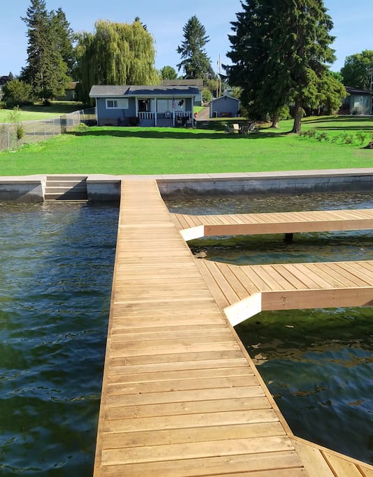 Park your boat for easy fun on the lake
