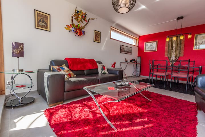 Entire home with 1 bedrooms in Valparaiso - Stylish, modern apartment with spacious rooftop