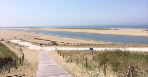 Nice house for 2-4 persons by beach and city