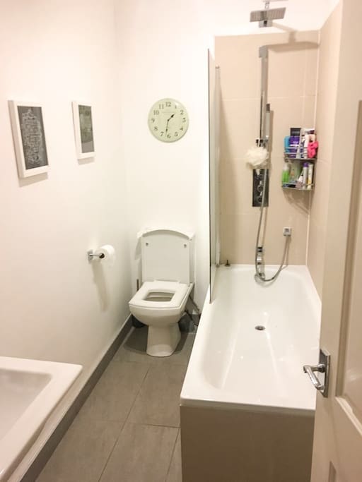 Bathroom next to the bedroom with good shower