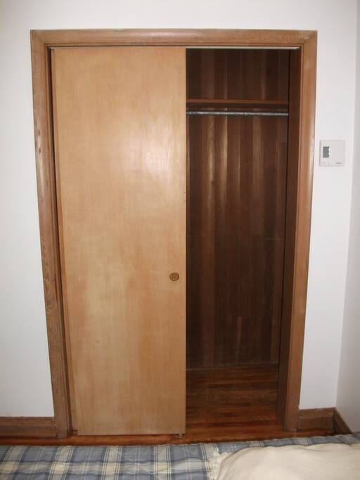 Garde-robe double de la chambre