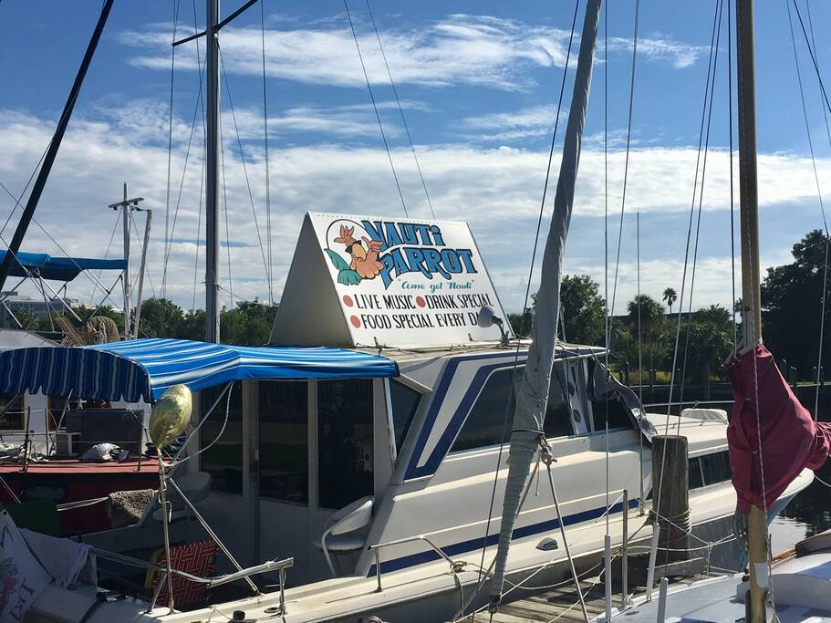 Marina, 3 minute walk to Nauti Parrot