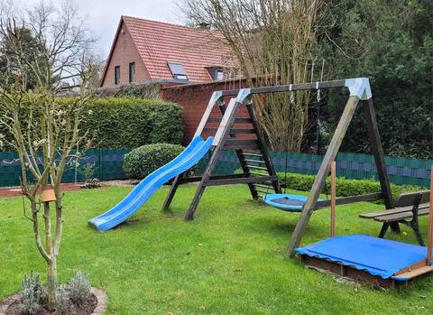 Quiet child-friendly apartment with lots of garden