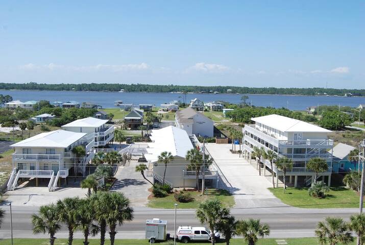 2BR/1BA Condo with great Gulf and Lagoon views!