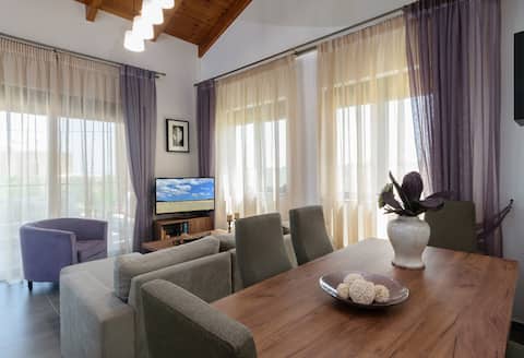 Top performing Airbnb: Villa Thalia, Stalos, Chania, 500m from the Beach in Περιφέρεια Κρήτης