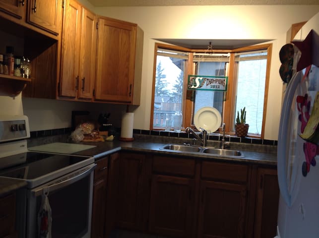 Private room and bathroom, NW