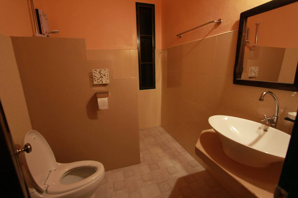 Feather toilet
