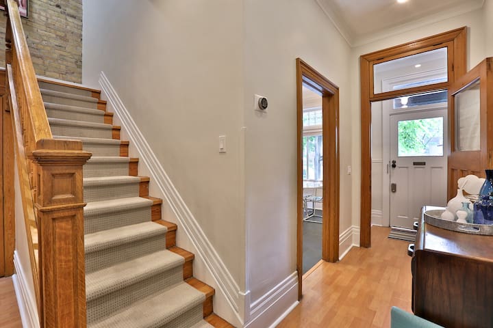 Downtown Toronto Heritage Home gallery image 2