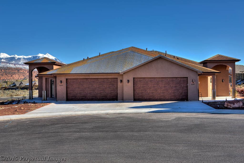 Front outside with adjoining unit.