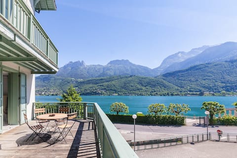"Cozy Loft" with view/access to Annecy Lake