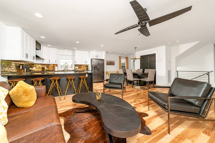 Sleeps 13-City Hideaway Stunning Rooftop Escape #1