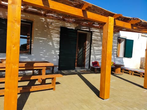 Old renovated farmhouse 300 meters from the sea
