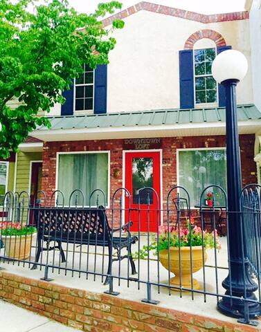 Downtown Loft~Luxurious & unique in adorable town!