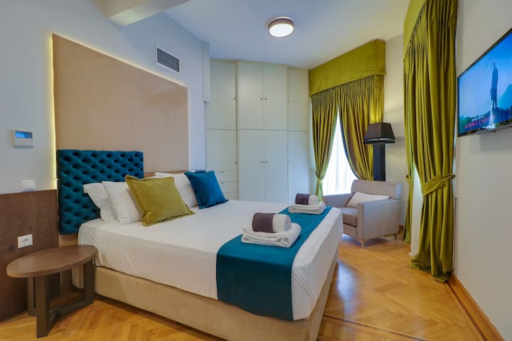 AthINN Residence #200, Presidential 3 Bedrooms Apt