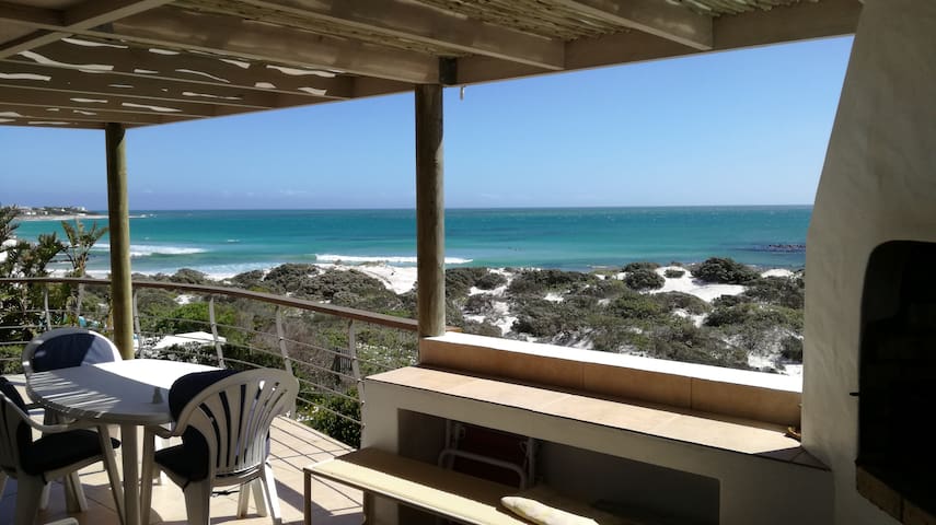 Sea Haven Beach Villa on Kommetjie beach, CapeTown