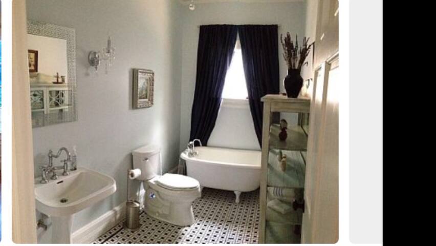 Walk to AVLs TOP cafes, pubs, restaurants, rafting gallery image 5