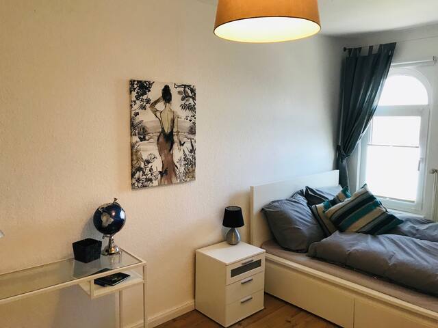 TOP LAGE @Kiel schön & ruhig * 24/7 * HBF/Förde *