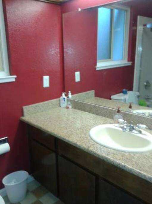 Full bath with shower/tub