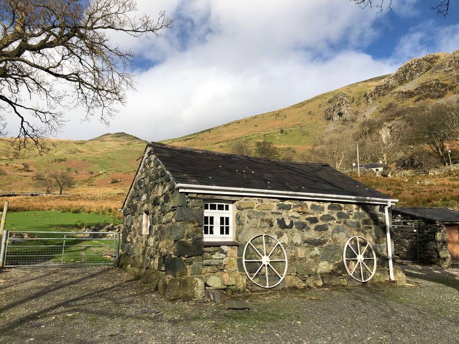 Bunkhouse in Llanberis Pass Snowdon National Park Huts for Rent in