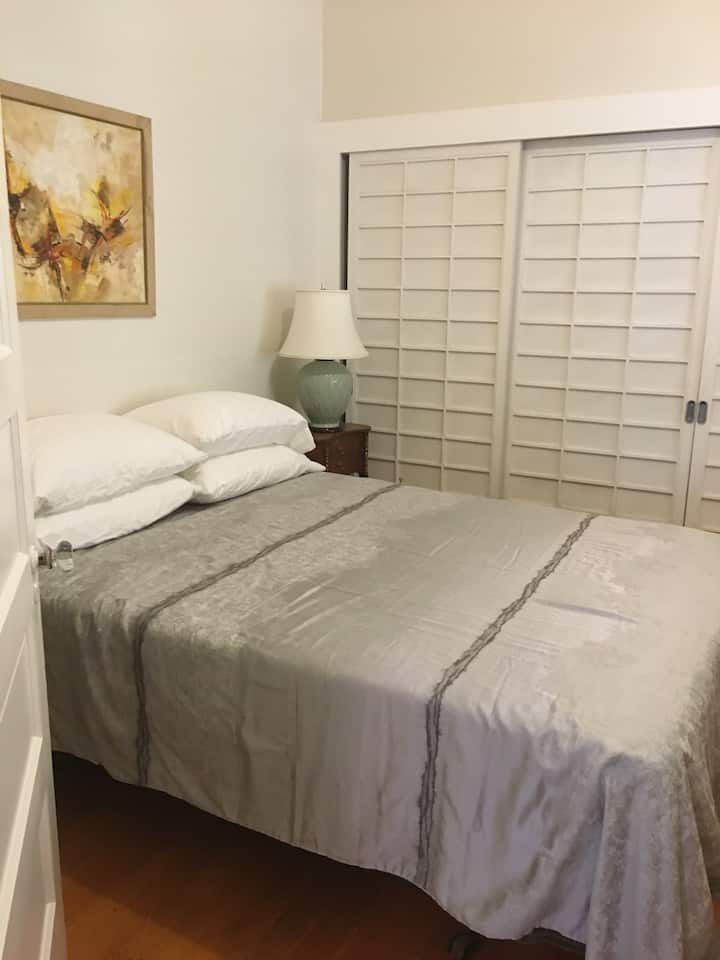 Chumba kilicho na kitanda kimoja cha Queen