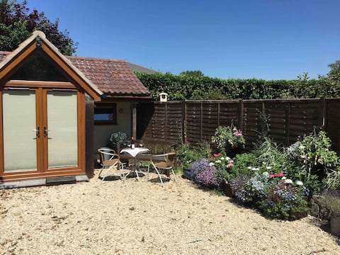 Lovely lodge close to the beach and golf course!