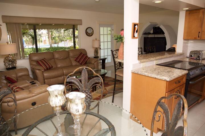 Beach Resort Villa M on Ocean +Intracoastal Side gallery image 5