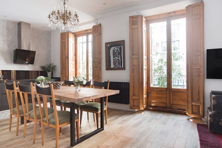 Elegante apartamento en la zona centro/Atocha con cuatro dormitorios en suite. gallery image 3